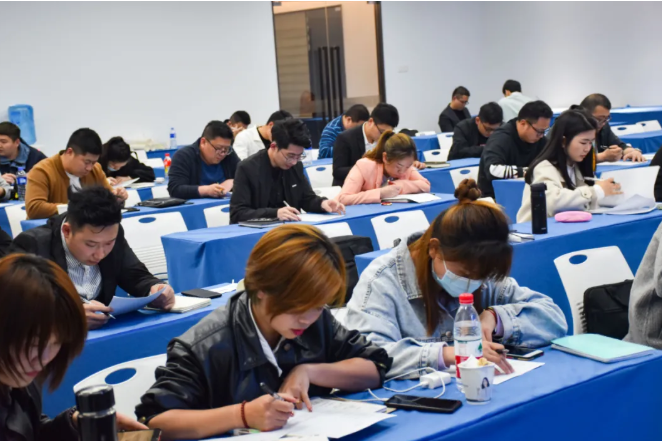 2021歐蒂尼家居第一期新商培訓考試現場(chǎng)